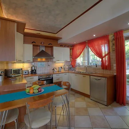 Sunrise Villa *